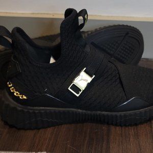Almost new PUMA Defy Mid